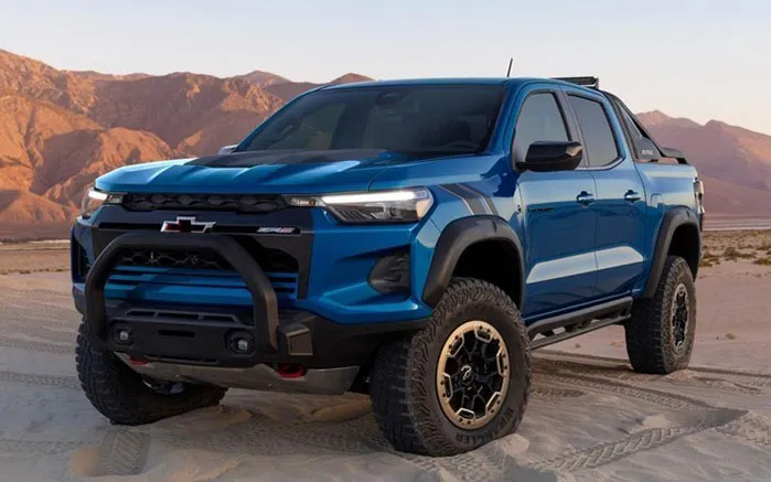 Đầu xe Chevrolet Colorado 2023 với lưới tản nhiệt cỡ lớn và đèn LED hiện đại