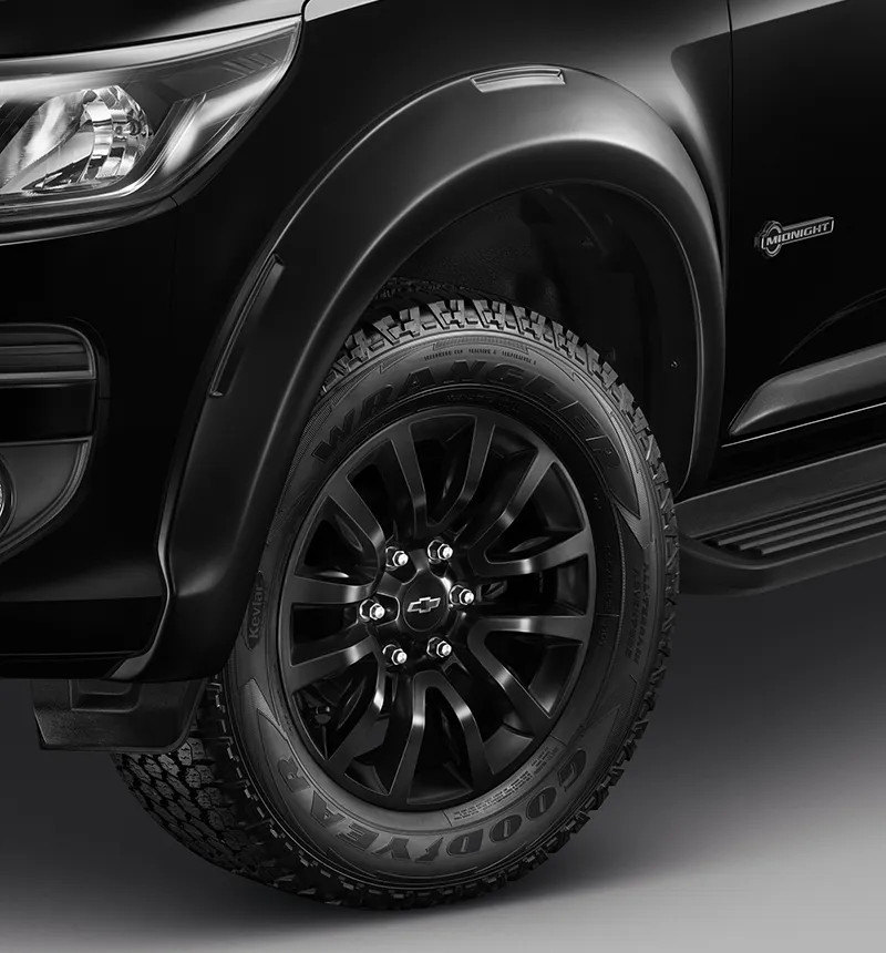 Bộ vành hợp kim 18 inch màu đen đặc trưng của xe bán tải chevrolet colorado 2019 Midnight Edition