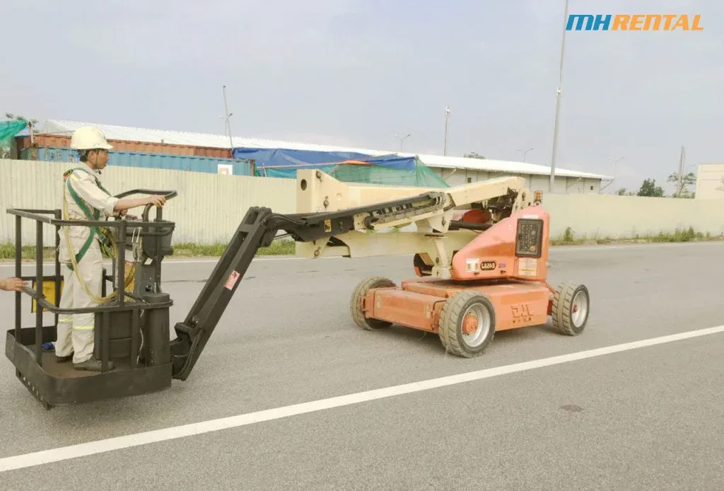 Đội ngũ thợ lái chuyên nghiệp đảm bảo tiến độ công việc