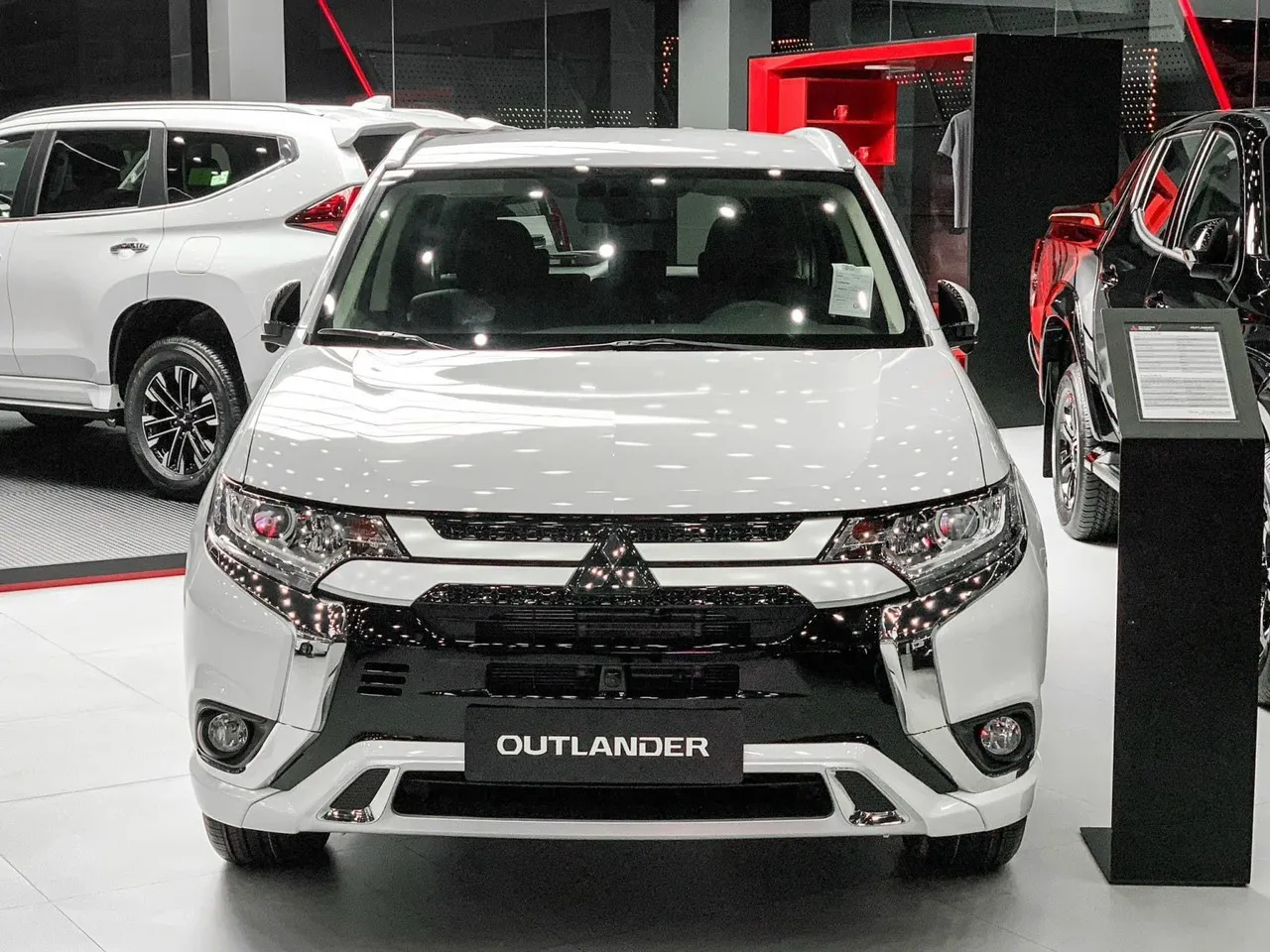 Chi phí lăn bánh Mitsubishi Outlander 2.0 CVT tiêu chuẩn tại các khu vực
