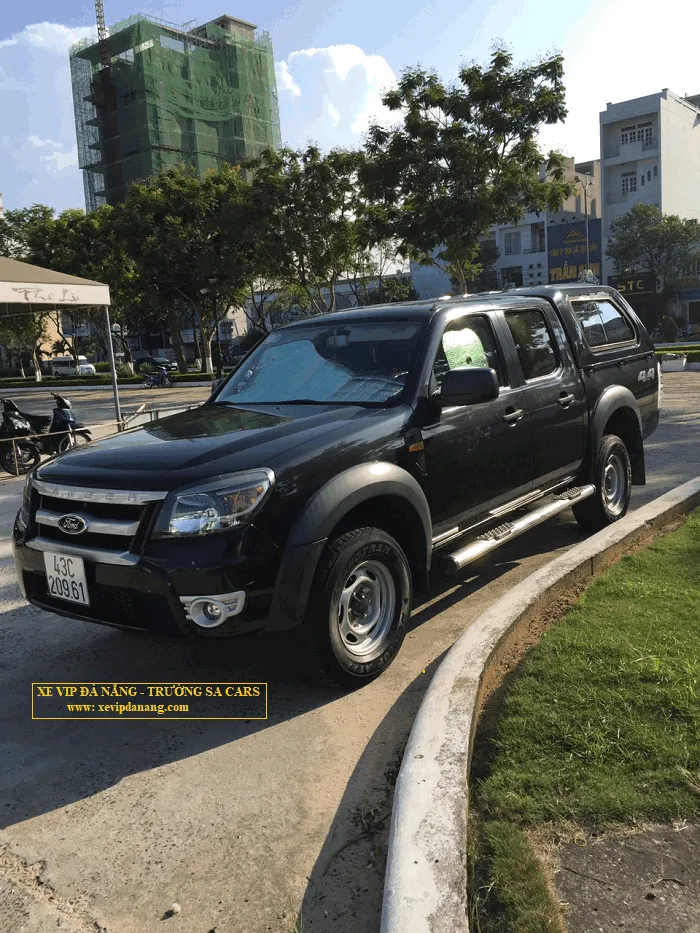 Địa chỉ cho thuê xe bán tải 4 chỗ Ford Ranger nước Mỹ uy tín chạy quảng cáo nhãn hàng tại xe vip Đà Nẵng