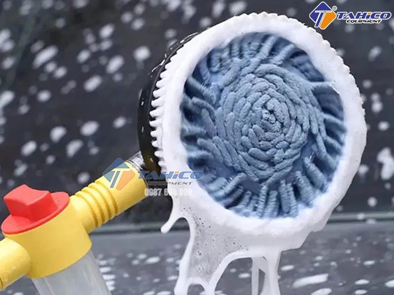 Bề mặt chổi lau mềm mịn của chổi rửa xe ô tô tự xoay