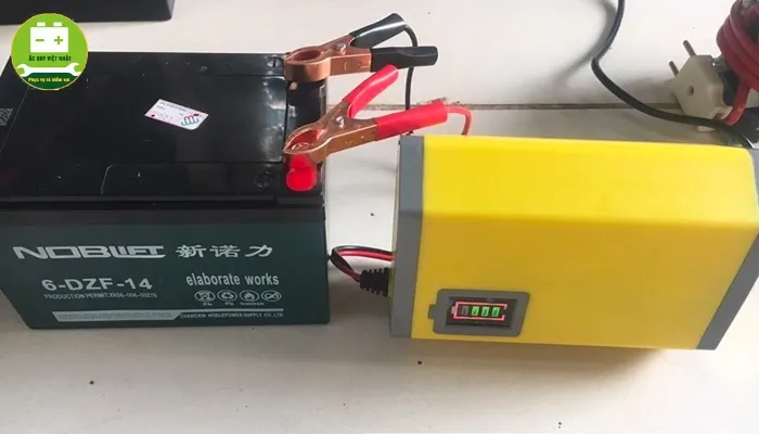 Chuẩn bị đồ dùng khi sạc ắc quy