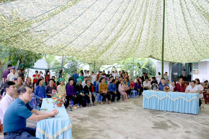 Khu vực cắm trại và hậu cần của câu lạc bộ xe bán tải trong hành trình dài