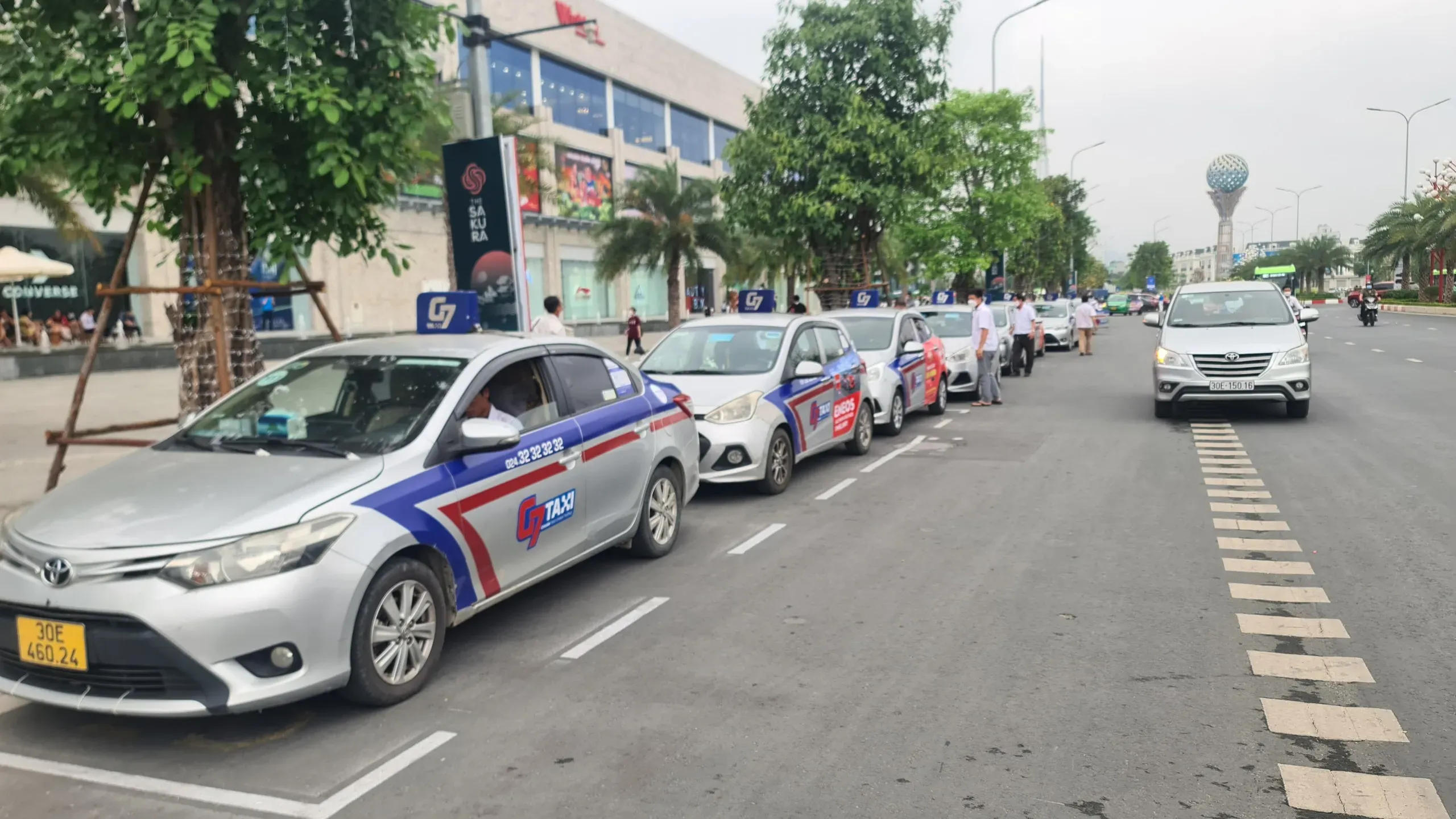 Phân tích chuyên sâu lợi ích và rủi ro khi dùng xe bán tải chạy taxi thương quyền