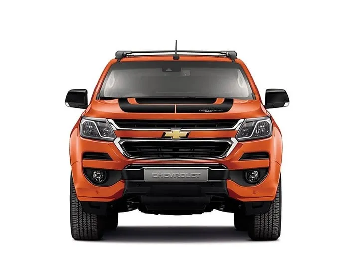 Cận cảnh phần đầu xe Colorado Storm 2018 với ốp lưới tản nhiệt đen xe bán tải chevrolet 2018