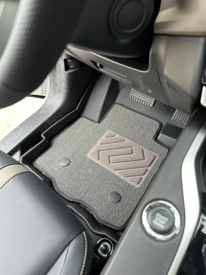 Tầm quan trọng của việc kiểm tra và tháo sàn xe ô tô định kỳ để duy trì vệ sinh nội thất