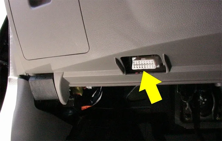 Vị trí cổng OBD trên xe tải