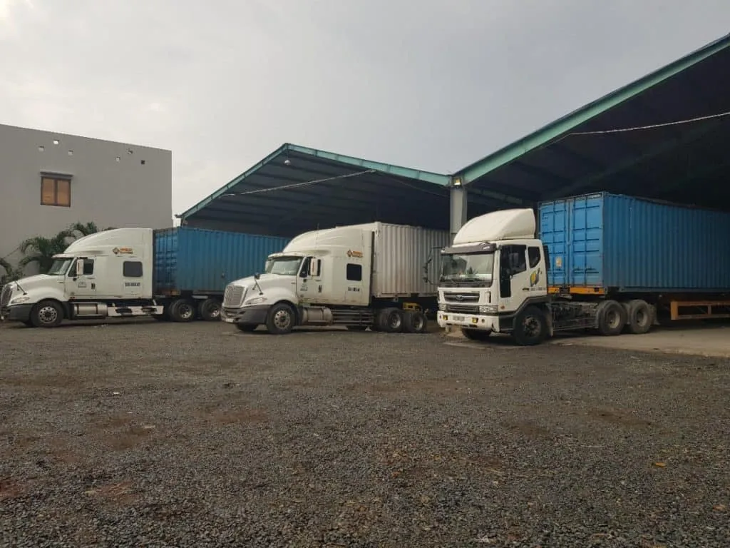 Kho bãi và đội xe của Khôi Khoa