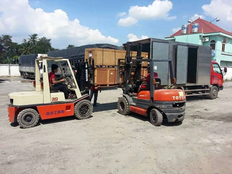 Khu vực giao nhận hàng hóa tại kho Thiện Nhân