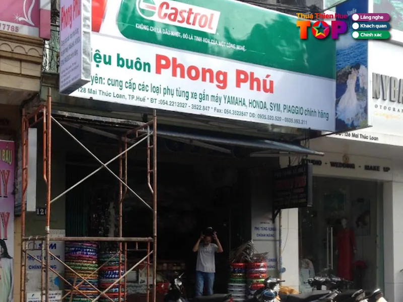 Cửa hàng Phong Phú chuyên bán lẻ phụ tùng xe máy Honda