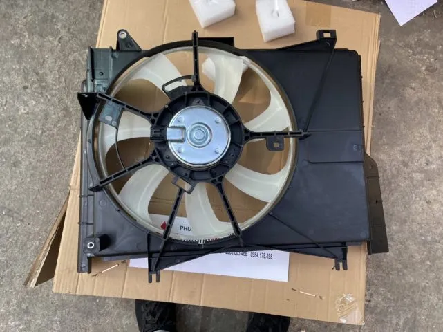 Bộ mô tơ quạt làm mát két nước xe Mitsubishi Mirage 5