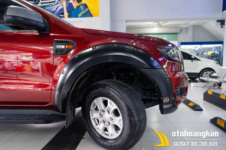 Ốp cua lốp xe Ranger