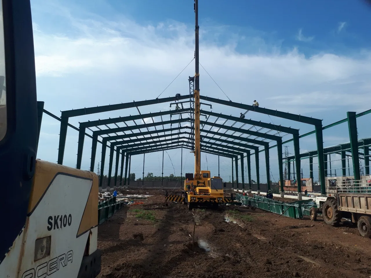 Tổng thể kích thước xe cẩu 50 tấn khi di chuyển trên đường