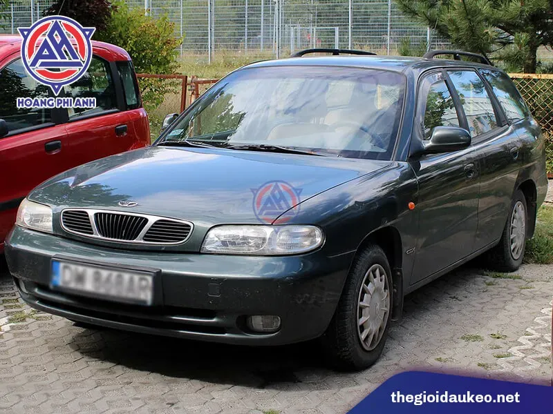 Daewoo Nubira II ngoại thất màu trắng