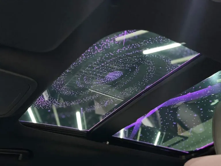 Dán cách nhiệt trần xe ô tô giảm đáng kể lượng nhiệt hấp thụ vào cabin