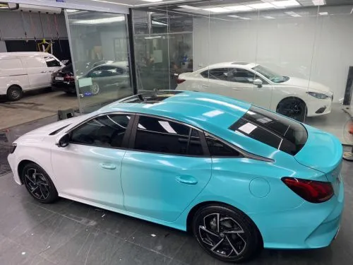 Dán decal đổi màu Fading Acent xanh trắng, một mẫu tem trùm nghệ thuật