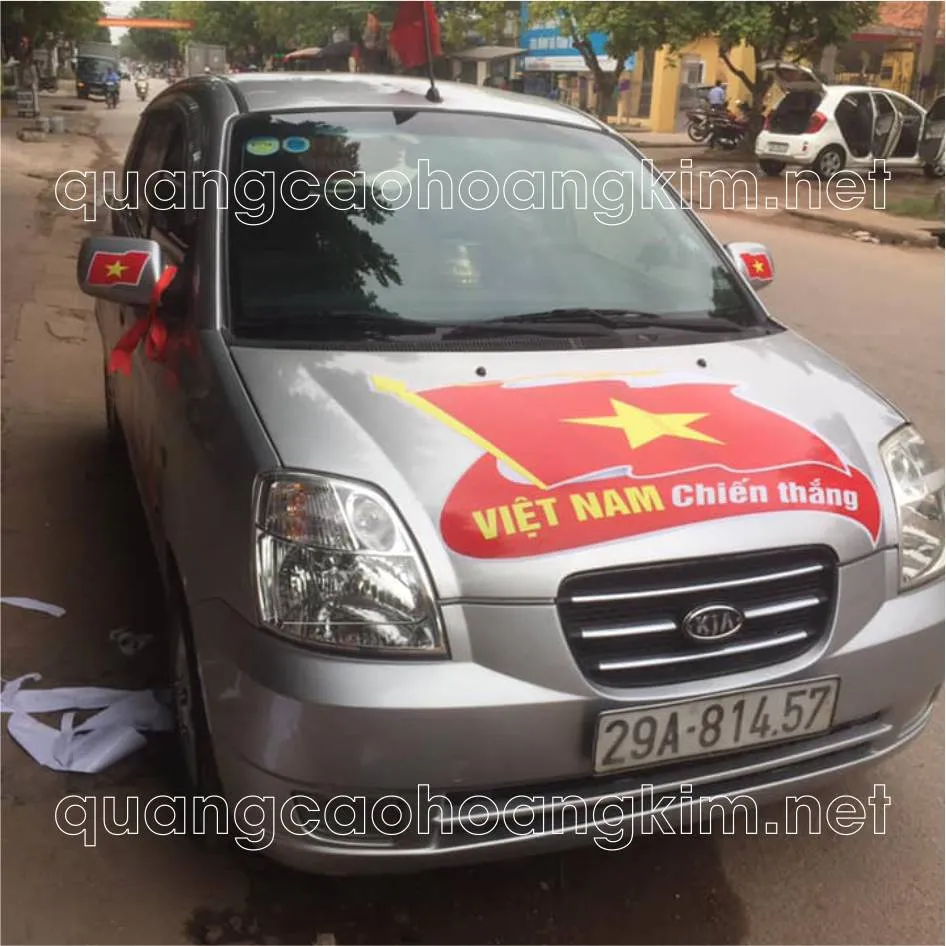Decal ô tô phong cách thể thao