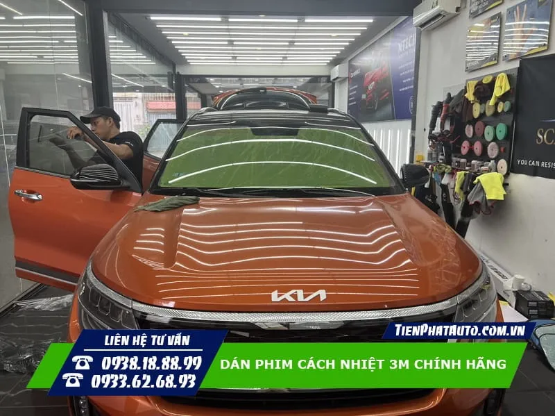 Lưu ý sau khi dán phim cách nhiệt ô tô 3M: hạn chế lên xuống kính