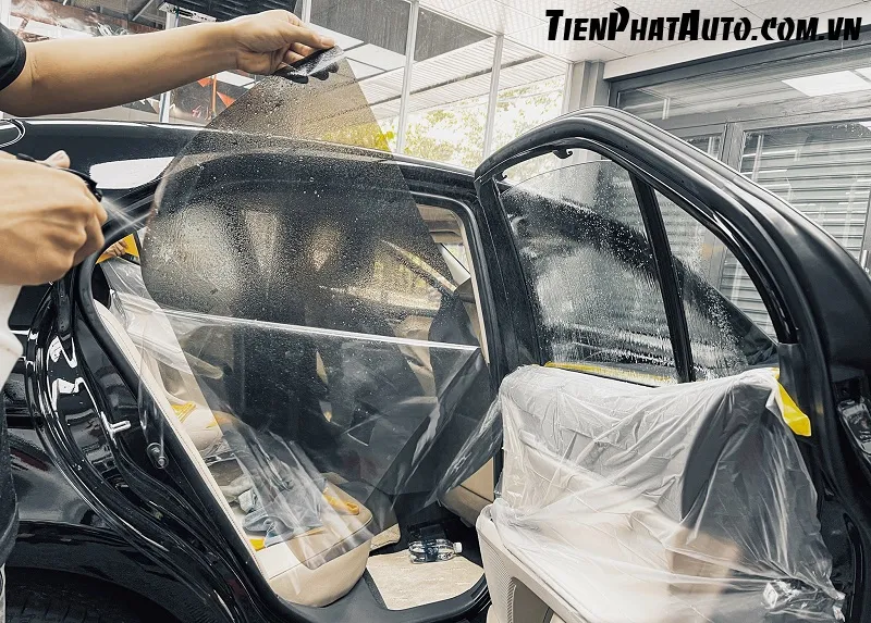 Quy trình dán phim cách nhiệt ô tô 3M Crystalline chuẩn kỹ thuật