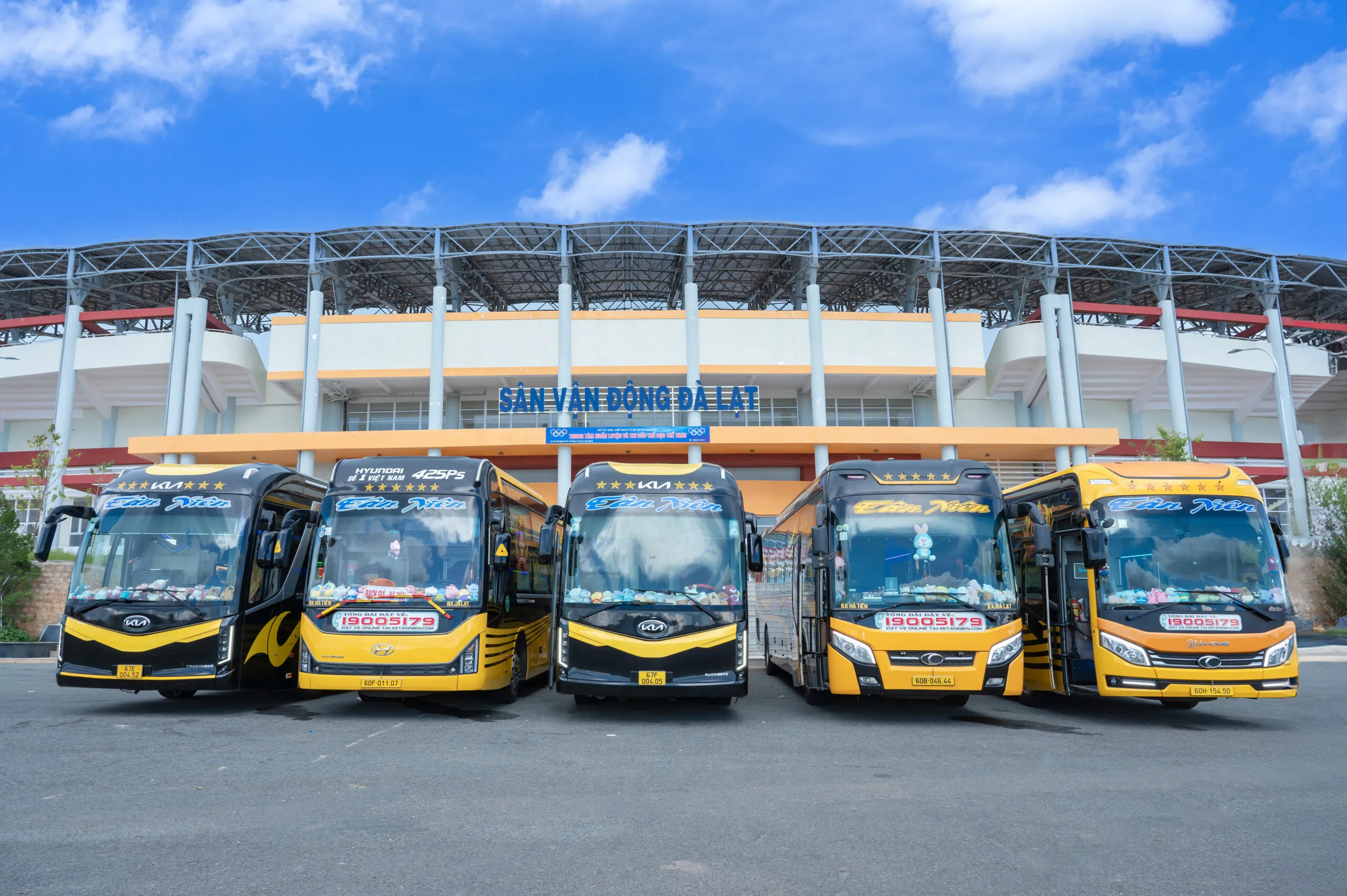 Dàn xe Limousine cao cấp của Tân Niên