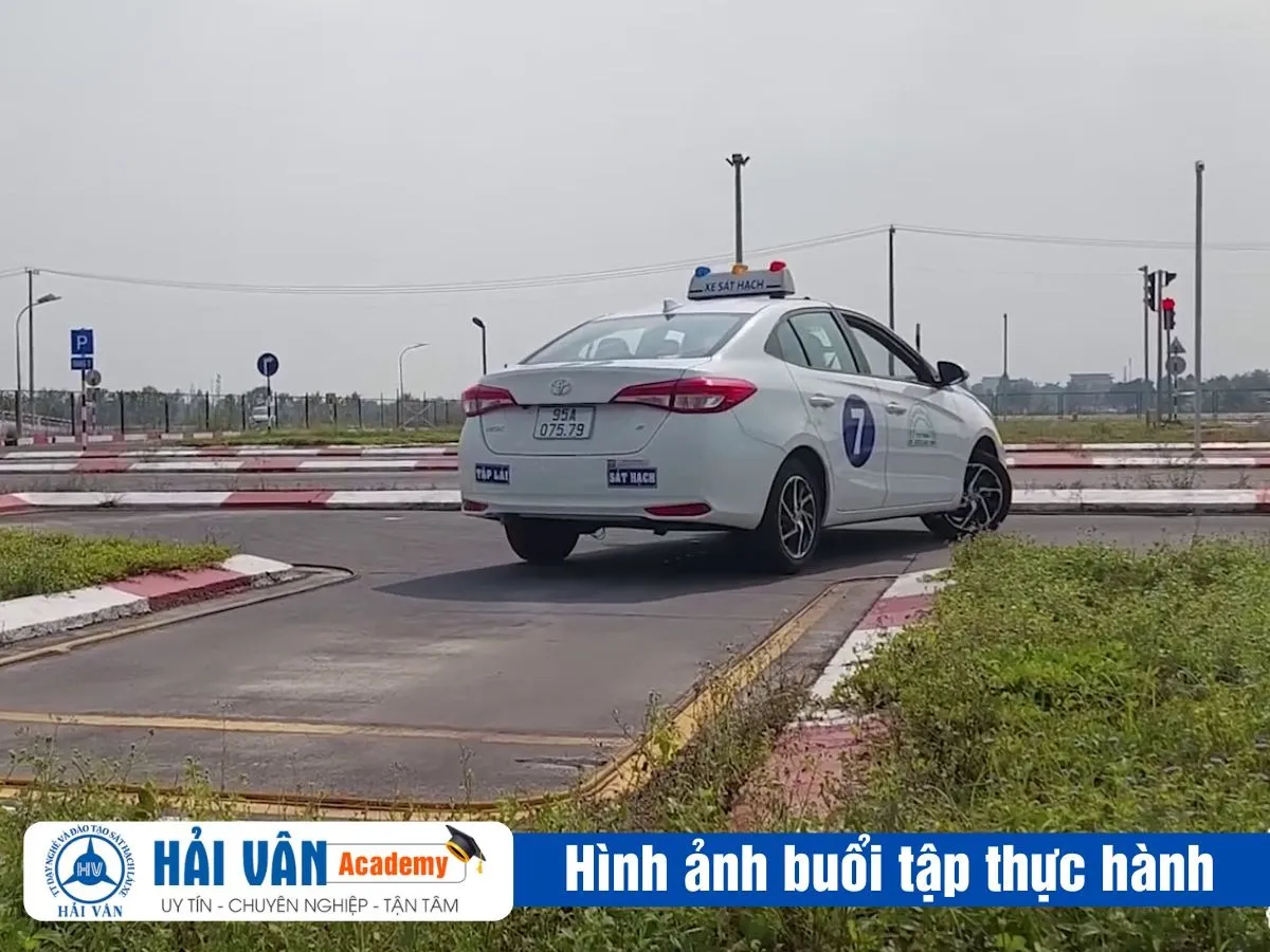 Đăng ký học bằng lái xe ô tô các hạng B1, B2, C tại Hải Vân