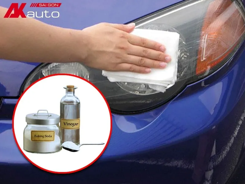 Kết hợp baking soda và giấm để đánh bóng chóa đèn ô tô