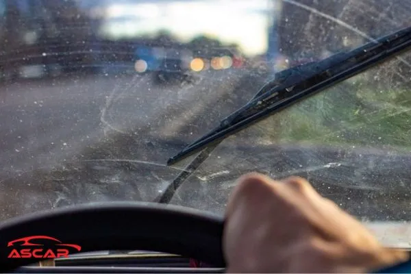 Phân tích 4 nguyên nhân phổ biến gây trầy xước kính xe ô tô