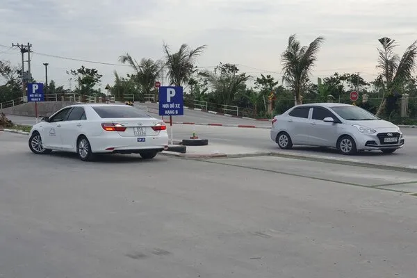 Học lái xe trên các tuyến đường