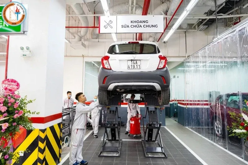 Trung tâm bảo dưỡng, sửa chữa ô tô là nơi làm việc lý tưởng