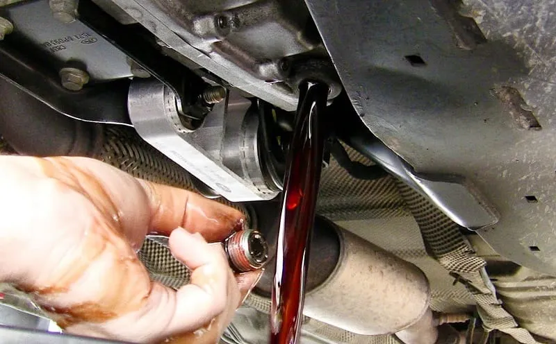 Dầu nhớt hộp số ô tô: Dấu hiệu và thời điểm thay thế chi tiết