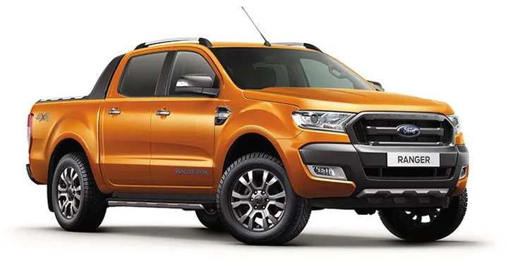 Góc nhìn cận cảnh đầu xe Ford Ranger Wildtrak 2017 với lưới tản nhiệt lục giác đặc trưng