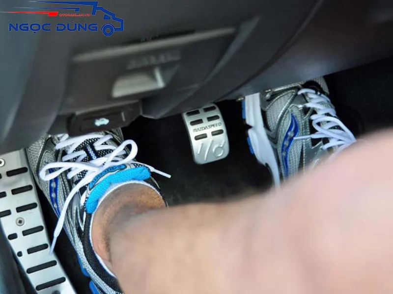 Hình ảnh mô tả kỹ thuật đề pa lên dốc cho xe tải