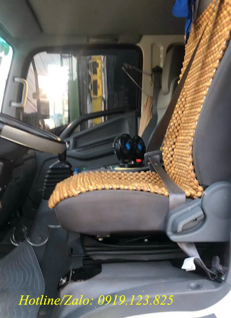 Đế hơi thấp lắp trên xe tải