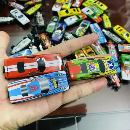 Thiết kế xe ô tô mô hình bằng sắt không góc cạnh sắc nhọn