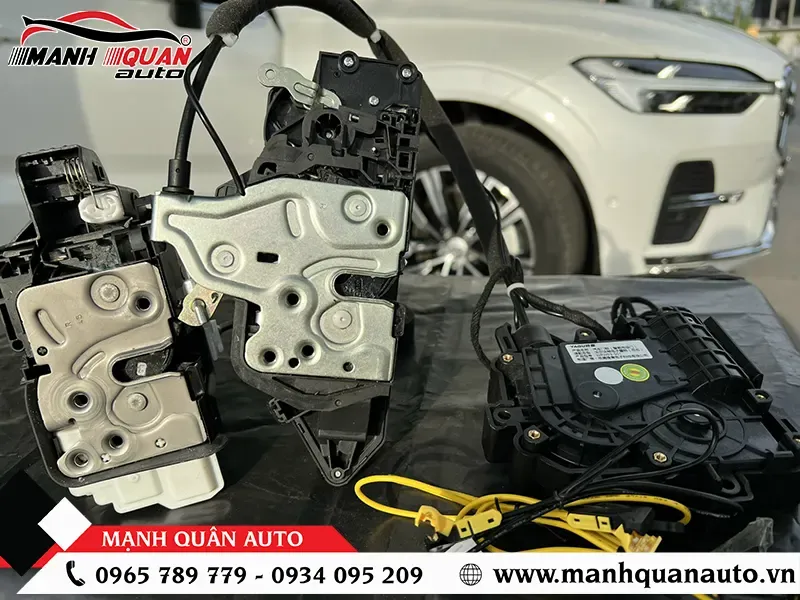 do cua hit o to theo xe 7