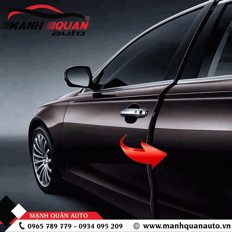 do cua hit o to theo xe 8