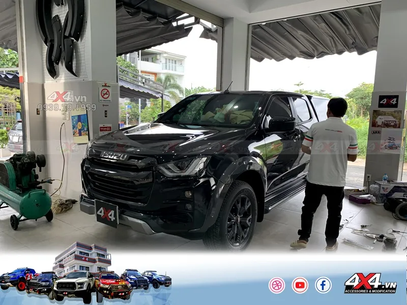 Hệ thống motor và ray trượt độ ghế sau cho xe bán tải Isuzu D-max