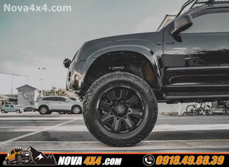 Hình ảnh xe Mitsubishi Triton 2018 2019 2020 lên mâm Discoverer và lốp độ chính hãng USA cực chất