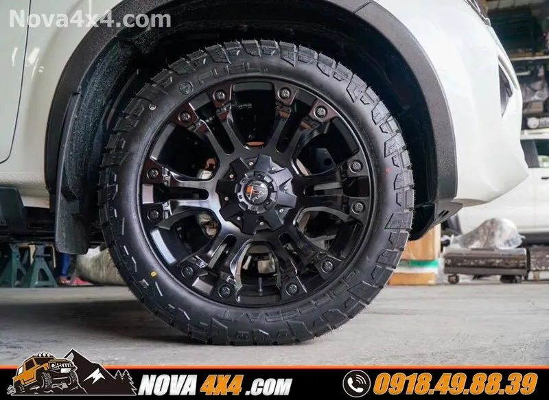 Gắn mâm lốp Discoverer Offroad lên xe Mitsubishi Triton 2020