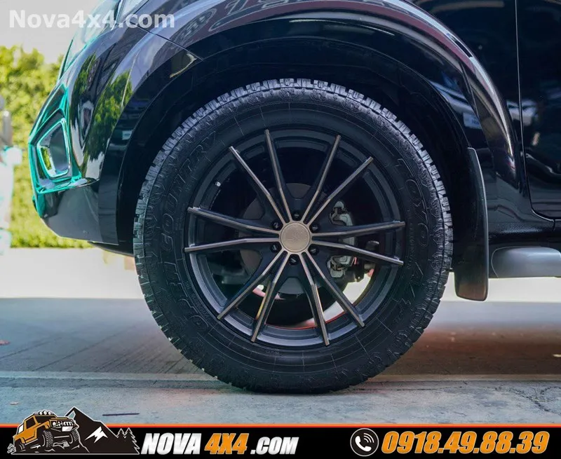 Thay mâm lốp Discoverer Offroad dành cho xe Triton 2019