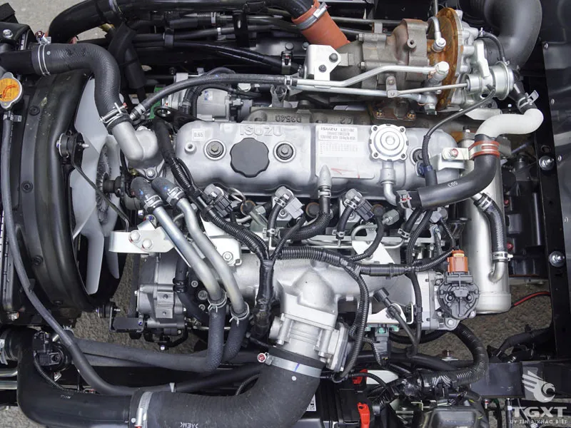 Xe Tải Isuzu QKR77FE4 1 Tấn Thùng Kín