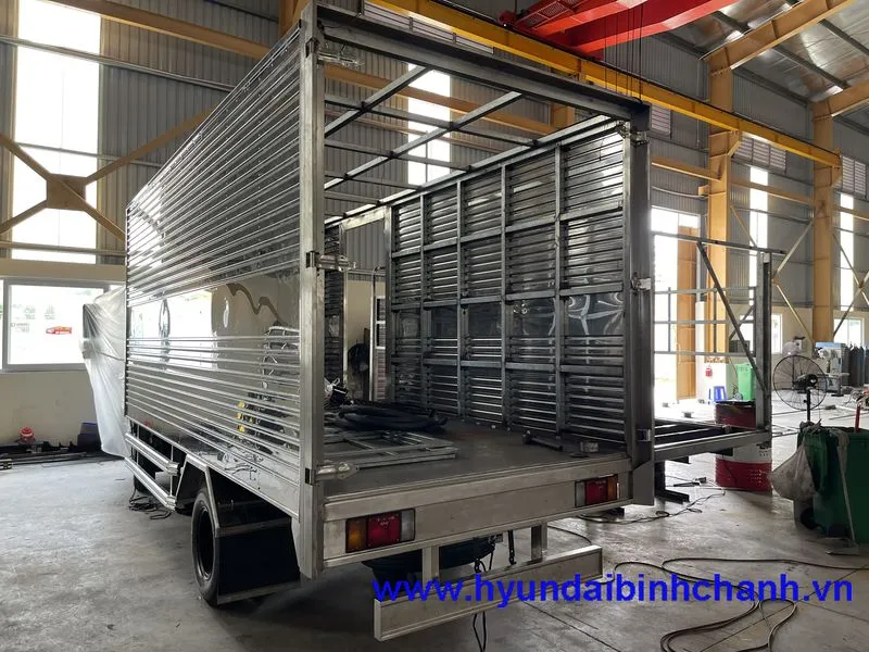 Kiểm tra chất lượng thùng xe tải