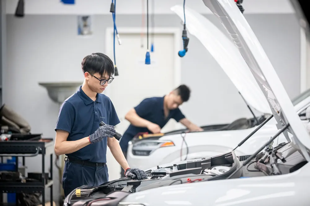 Kỹ thuật viên đạt chứng chỉ toàn cầu của Volvo Car