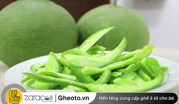 Dùng vỏ bưởi để khử mùi da trên xe ô tô mới