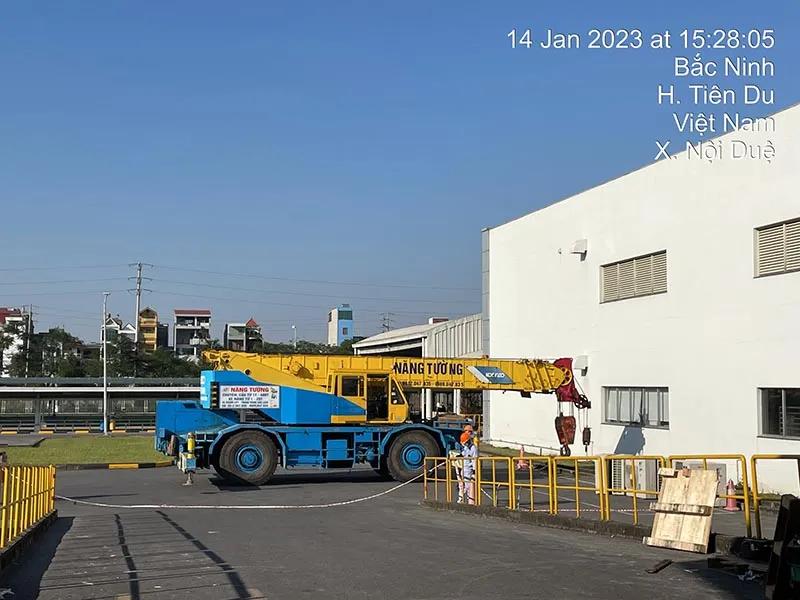 Bàn giao xe cẩu 8