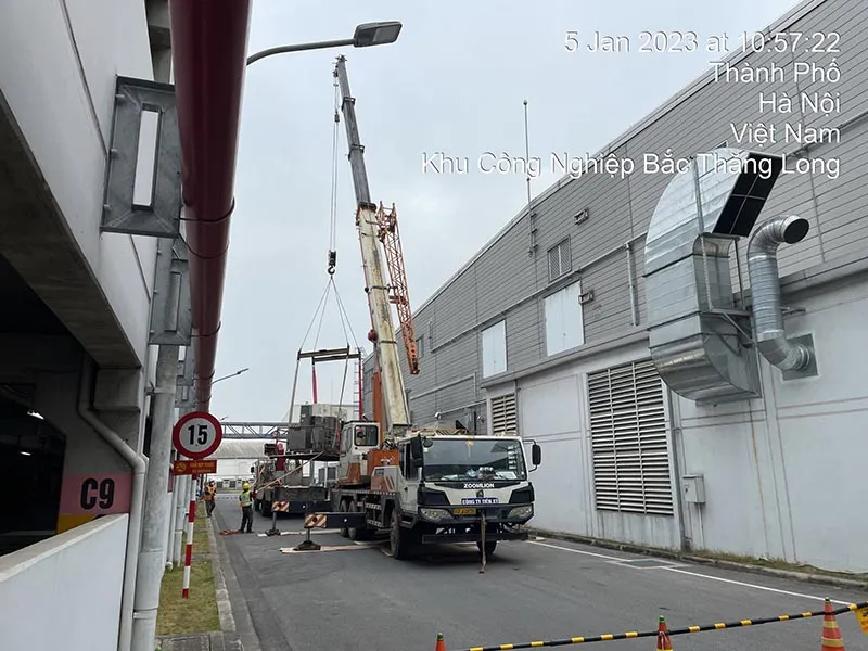 Bàn giao xe cẩu 9