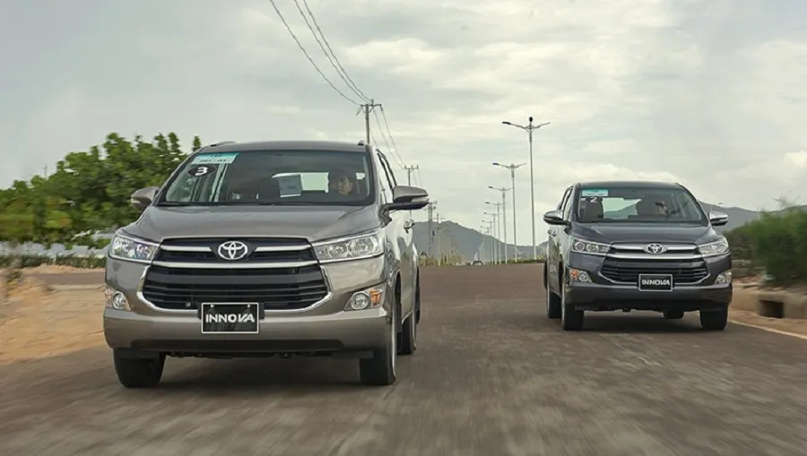 Toyota Innova 2.0E phù hợp gia đình đông người với không gian rộng rãi