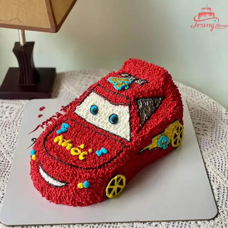 Bánh sinh nhật ô tô McQueen cho bé trai