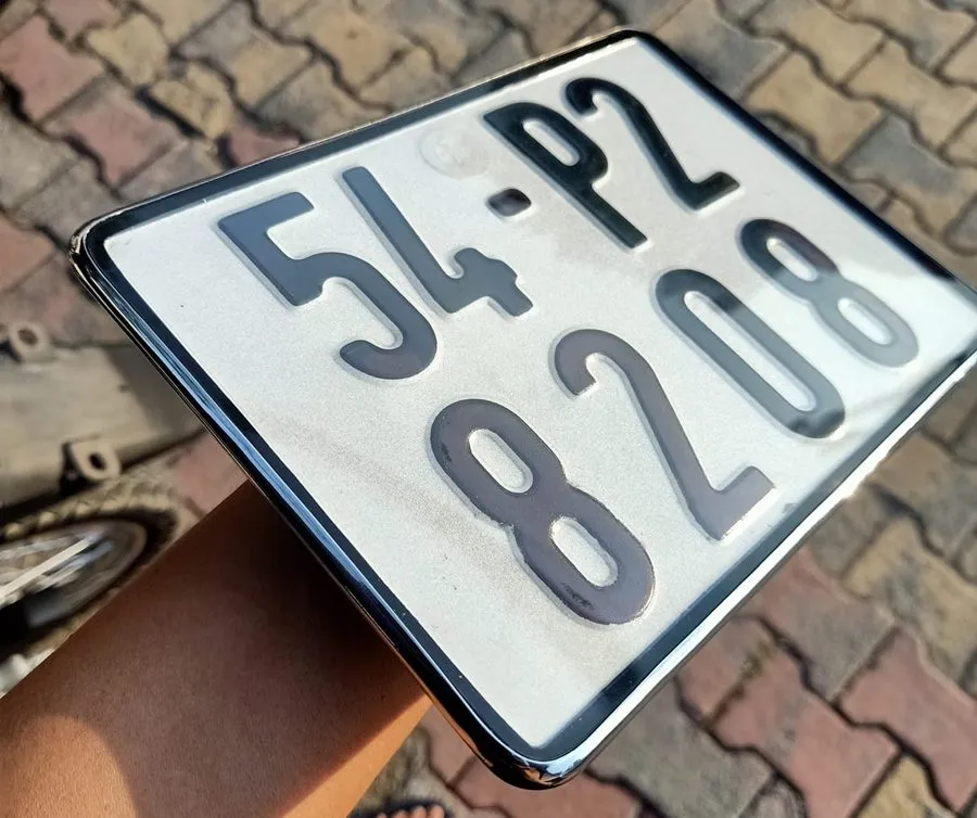 Giá Ép Biển Số Xe Máy Chống Nước Inox Mica Tại TPHCM Mới Nhất